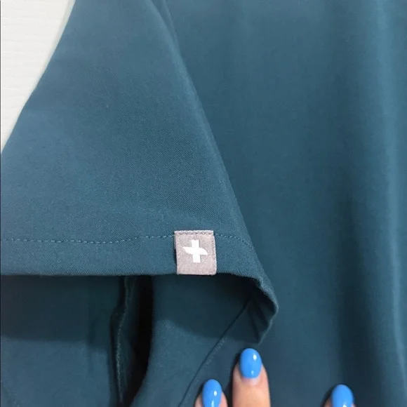 Figs Carribean blue Catarina petite Women's V-Neck Scrub Top - Picture 4 of 7